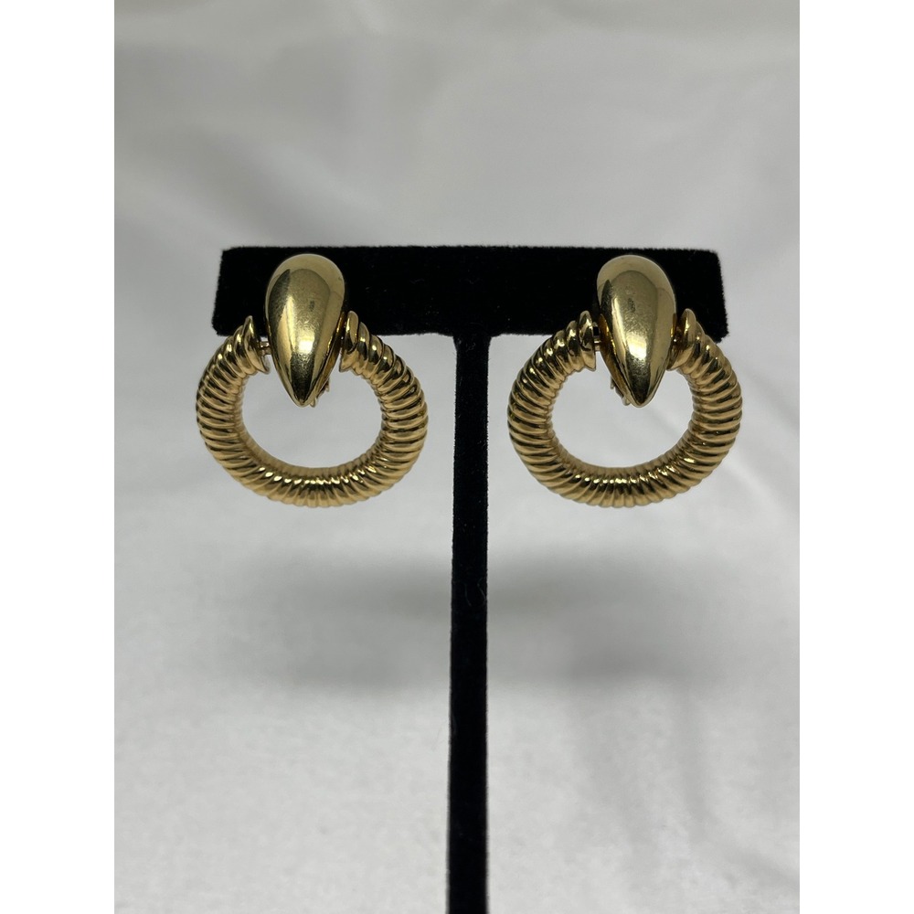 Avon Women Vintage Ribbed Door Knocker Earrings OS Gold Retro Statement - Picture 2 of 7
